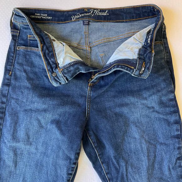 Universal Thread Women Skinny Jeans size 10 / 30R Blue Mid Rise Boot Cut - Picture 3 of 10